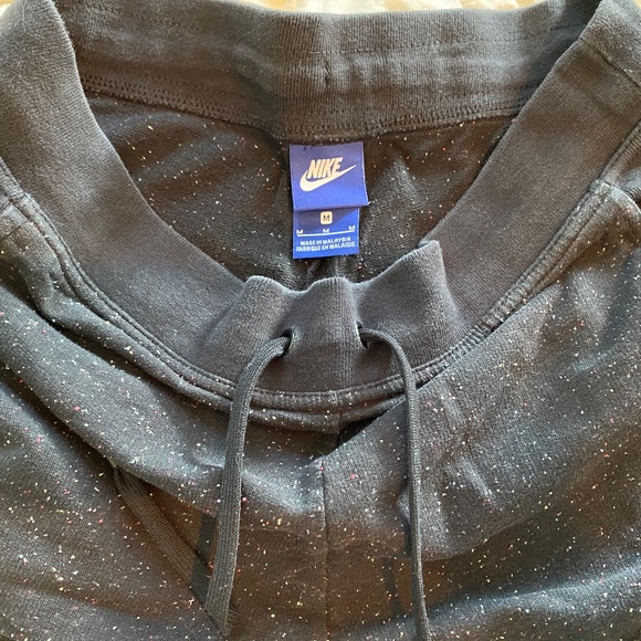 Nike Sweatshirt and Capri Sweat-pant Set - Picture 7 of 8